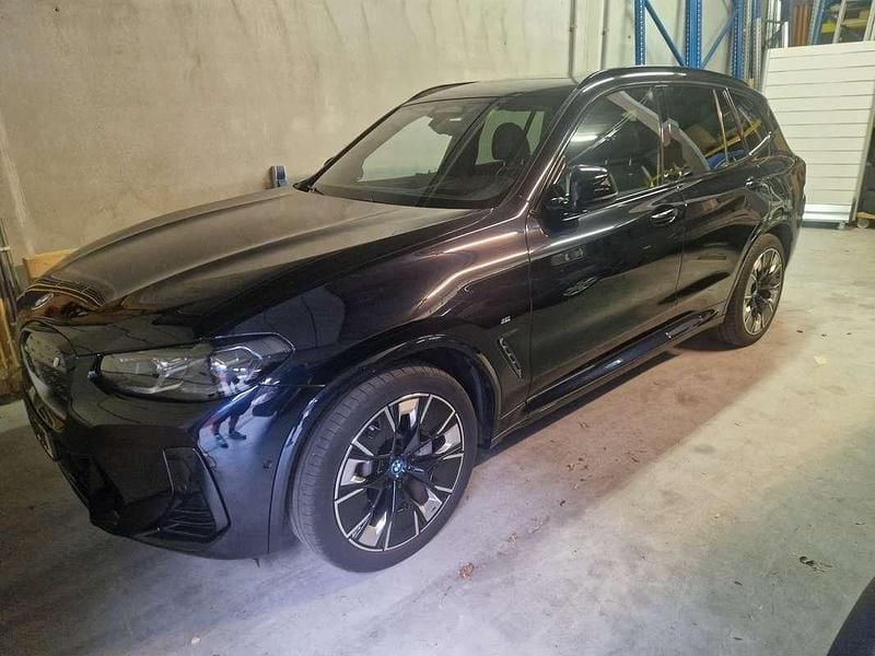 Zwart Gebruikt 2023 BMW iX3 Executive SUV | € 42.000 (Super prijs) - Afbeelding 1/4