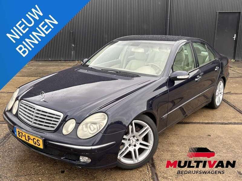Blauw Gebruikt 2003 Mercedes E320 Avantgarde Sedan | € 4.450 (Goede deal) - Afbeelding 1/4