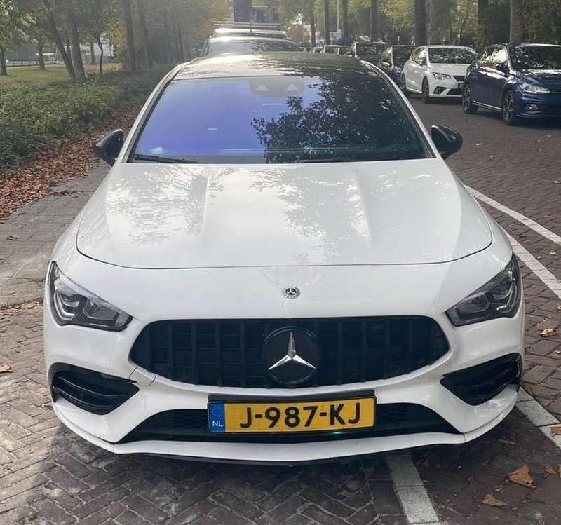 Wit Occasion 2019 Mercedes CLA220 Sedan | € 30.000 (Eerlijke prijs) - Afbeelding 1/4