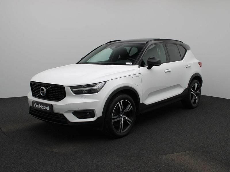 Wit Gebruikt 2021 Volvo XC40 R-Design SUV | € 33.940 (Eerlijke prijs) - Afbeelding 1/4