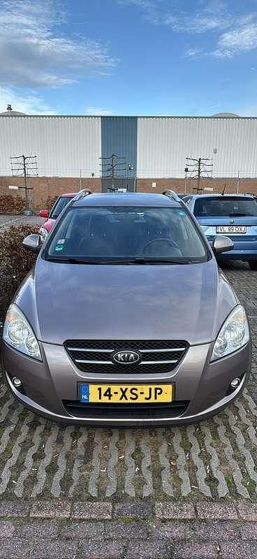 Beige Occasion 2007 Kia Ceed Hatchback | € 1.750 - Afbeelding 1/4