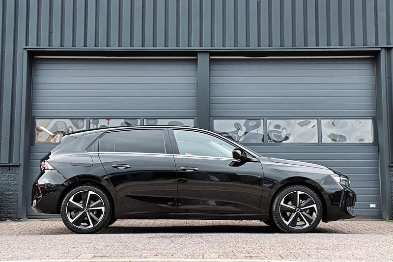 Occasion Opel Astra Elegance 131 PK (96 kW) 2023 Zwart Hatchback