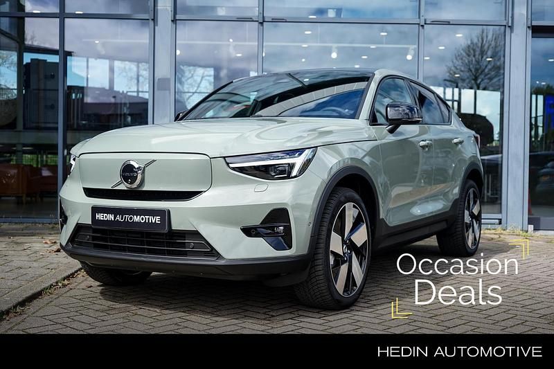 Groen Occasion 2025 Volvo C40 Ultimate SUV | € 49.995 - Afbeelding 1/4