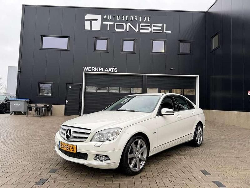 Wit Occasion 2011 Mercedes C250 Avantgarde Sedan | € 9.950 (Goede deal) - Afbeelding 1/4