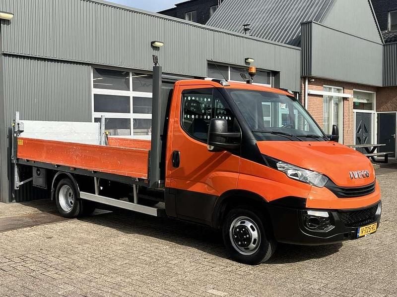 Oranje Gebruikt 2018 Iveco Daily Van | € 18.950 (Eerlijke prijs) - Afbeelding 1/4
