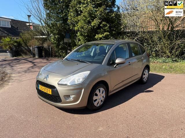 Beige, metallic lak Gebruikt 2010 Citroën C3 Business Class Hatchback | € 3.995 (Eerlijke prijs) - Afbeelding 1/4