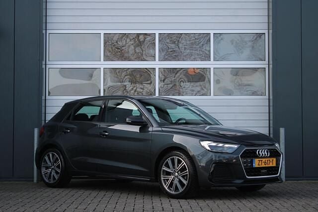 Grijs (metallic) Occasion 2019 Audi A1 Sportback Hatchback | € 17.950 (Eerlijke prijs) - Afbeelding 1/4