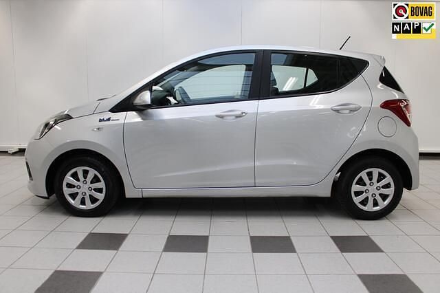 Grijs Occasion 2016 Hyundai i10 Comfort Hatchback | € 6.750 (Eerlijke prijs) - Afbeelding 1/4