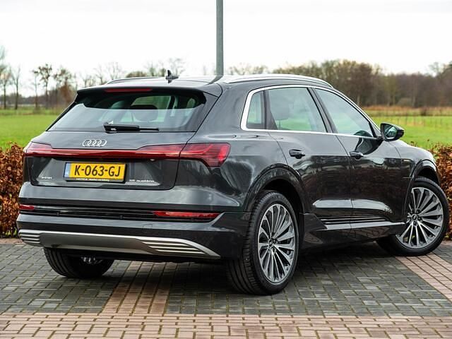 Occasion Audi e-tron Business 300 kW (408 PK) 2020 Grijs (metallic) SUV