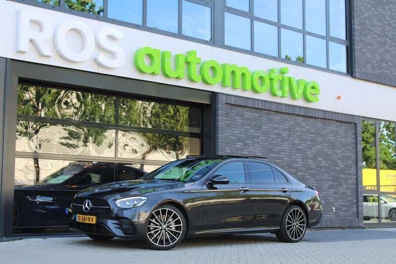Grijs Gebruikt 2023 Mercedes E300 AMG line Sedan | € 52.950 (Eerlijke prijs) - Afbeelding 1/4