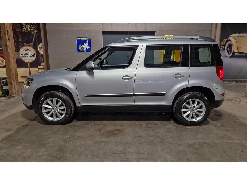 Occasion Skoda Yeti Drive 110 PK (80 kW) 2017 Zilver SUV