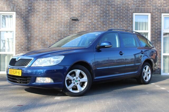 Blauw Gebruikt 2012 Skoda Octavia Tour Stationwagen | € 5.950 (Eerlijke prijs) - Afbeelding 1/4