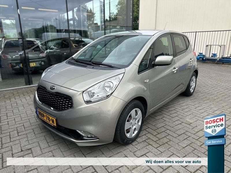 Grijs Gebruikt 2017 Kia Venga Hatchback | € 11.995 (Goede deal) - Afbeelding 1/4