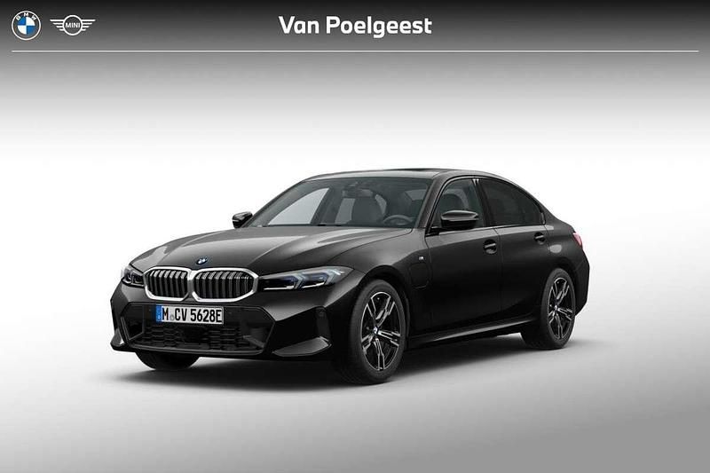 Zwart Nieuw 2025 BMW 330e Comfort Edition Sedan | € 68.460 (Goede deal) - Afbeelding 1/4