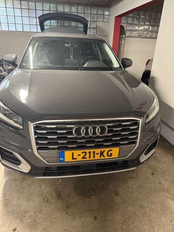 Grijs Gebruikt 2017 Audi Q2 SUV | € 21.350 (Eerlijke prijs) - Afbeelding 1/4
