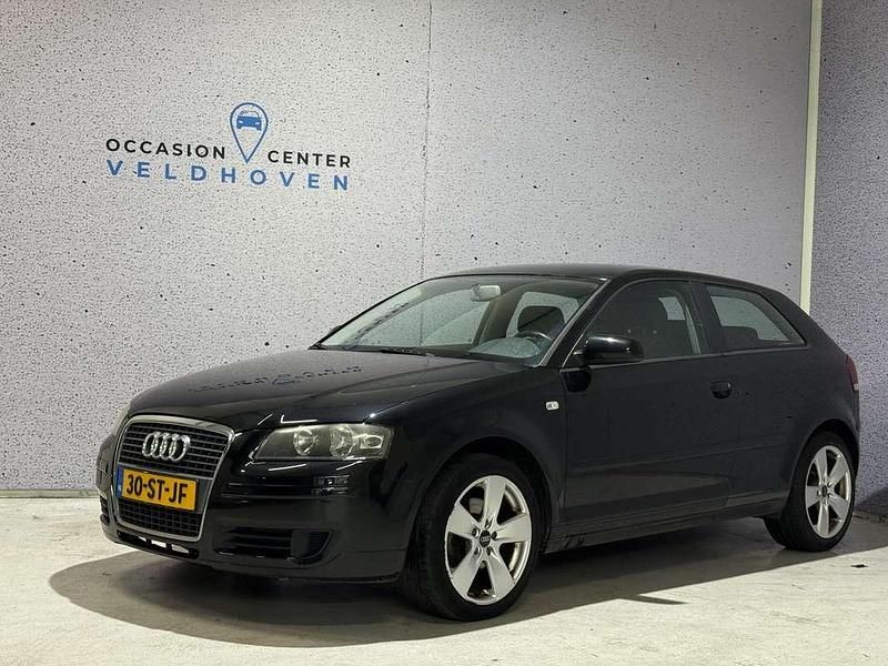 Zwart Gebruikt 2006 Audi A3 Attraction Hatchback | € 1.600 (Super prijs) - Afbeelding 1/4