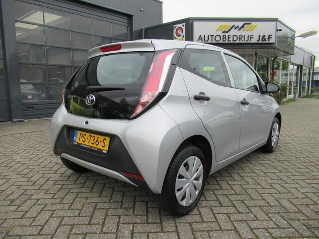 Occasion Toyota Aygo 69 PK (50 kW) 2017 Grijs Hatchback