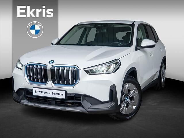 Wit Occasion 2023 BMW iX1 SUV | € 34.900 (Super prijs) - Afbeelding 1/4