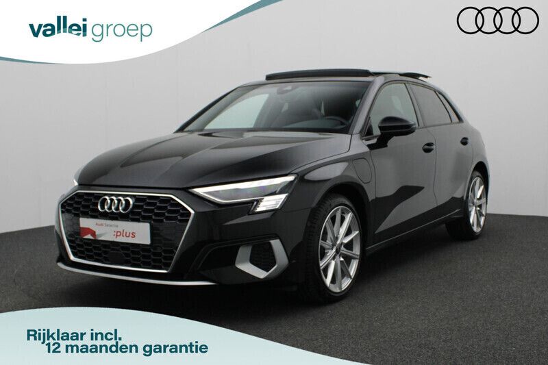 Zwart, metallic lak Gebruikt 2021 Audi A3 Sportback e-tron Comfort Sedan | € 28.250 (Duur) - Afbeelding 1/4