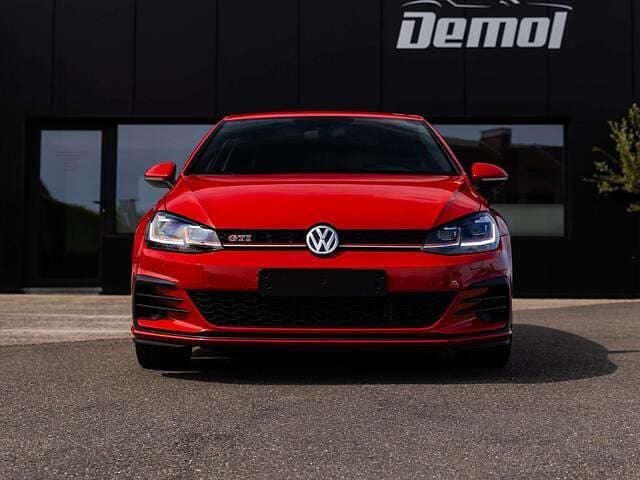 Rood Occasion 2019 VW Golf Sedan | € 23.999 (Super prijs) - Afbeelding 1/4