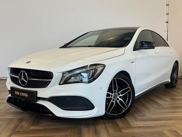 Wit Gebruikt 2018 Mercedes CLA200 Prestige Sedan | € 23.944 (Duur) - Afbeelding 1/4