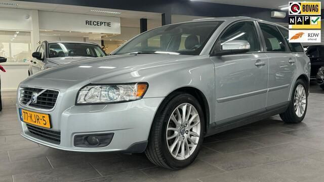 Grijs Gebruikt 2010 Volvo V50 Stationwagen | € 7.950 - Afbeelding 1/4