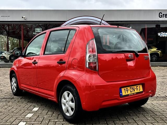 Occasion Daihatsu Sirion 69 PK (50 kW) 2008 Rood (metallic) Hatchback