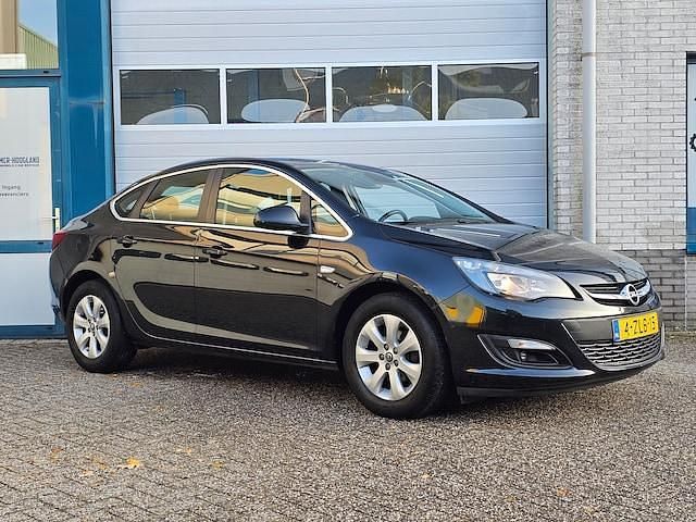 Occasion Opel Astra Business 2015 Zwart Sedan