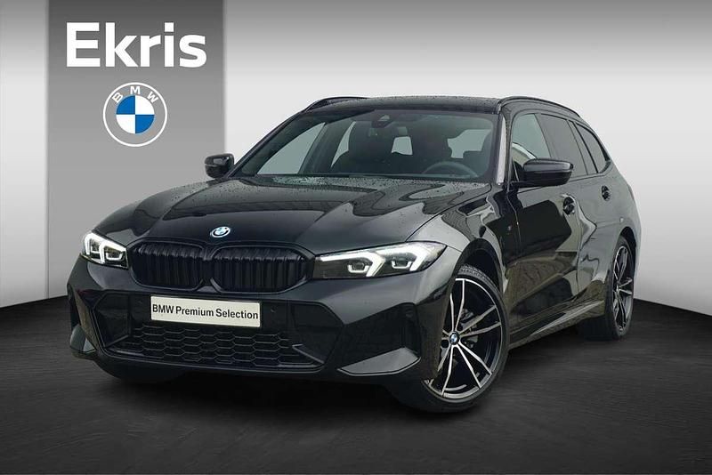 Zwart Gebruikt 2025 BMW 330e Comfort Edition Stationwagen | € 66.950 - Afbeelding 1/4