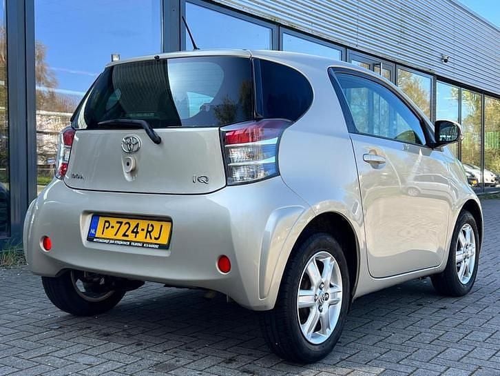 Occasion Toyota iQ Comfort 68 PK (50 kW) 2009 Geel Hatchback