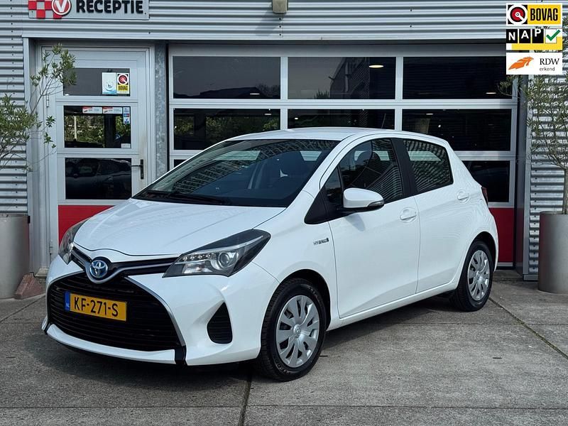 Wit Gebruikt 2016 Toyota Yaris Hatchback | € 11.750 (Goede deal) - Afbeelding 1/4