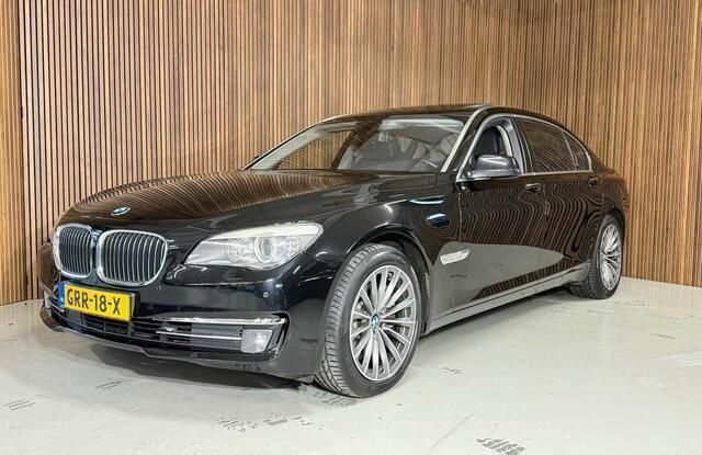 Zwart Gebruikt 2009 BMW 750L Comfort Edition Sedan | € 24.200 - Afbeelding 1/4
