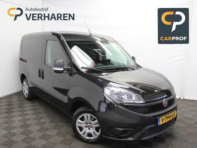 Zwart Gebruikt 2018 Fiat Doblò MPV | € 6.750 (Eerlijke prijs) - Afbeelding 1/4