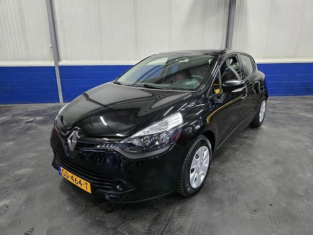 Zwart Occasion 2015 Renault Clio IV Authentique Hatchback | € 6.500 (Iets duurder) - Afbeelding 1/4