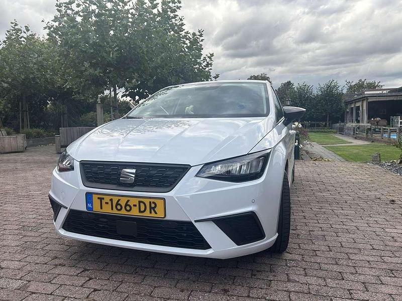 Gebruikt 2023 Seat Ibiza Sedan | € 19.999 (Goede deal) - Afbeelding 1/4