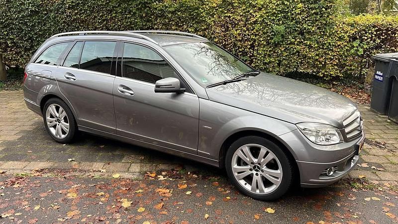 Grijs Gebruikt 2009 Mercedes C200 Stationwagen | € 9.000 (Iets duurder) - Afbeelding 1/4