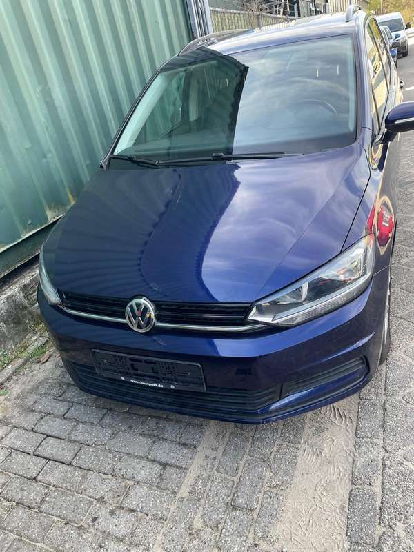 Gebruikt 2016 VW Touran Comfortline MPV | € 14.000 - Afbeelding 1/4