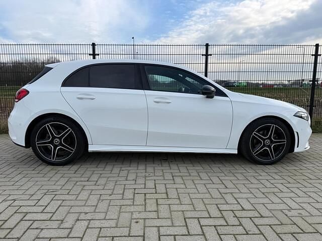 Occasion Mercedes A180 AMG line 136 PK (100 kW) 2022 Wit Hatchback