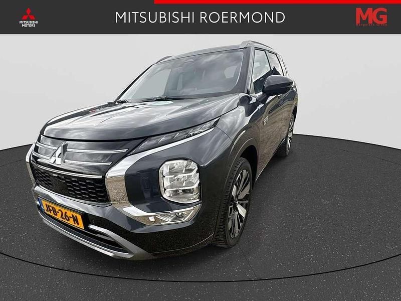 Grijs Nieuw 2025 Mitsubishi Outlander P-HEV Instyle SUV | € 62.250 (Iets duurder) - Afbeelding 1/4