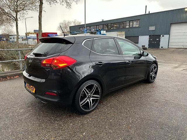 Occasion Kia Ceed 135 PK (99 kW) 2015 Zwart Hatchback