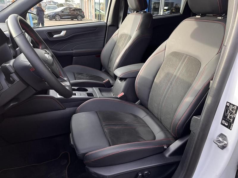 Occasion Ford Kuga ST-Line X 242 PK (177 kW) 2025 Wit SUV