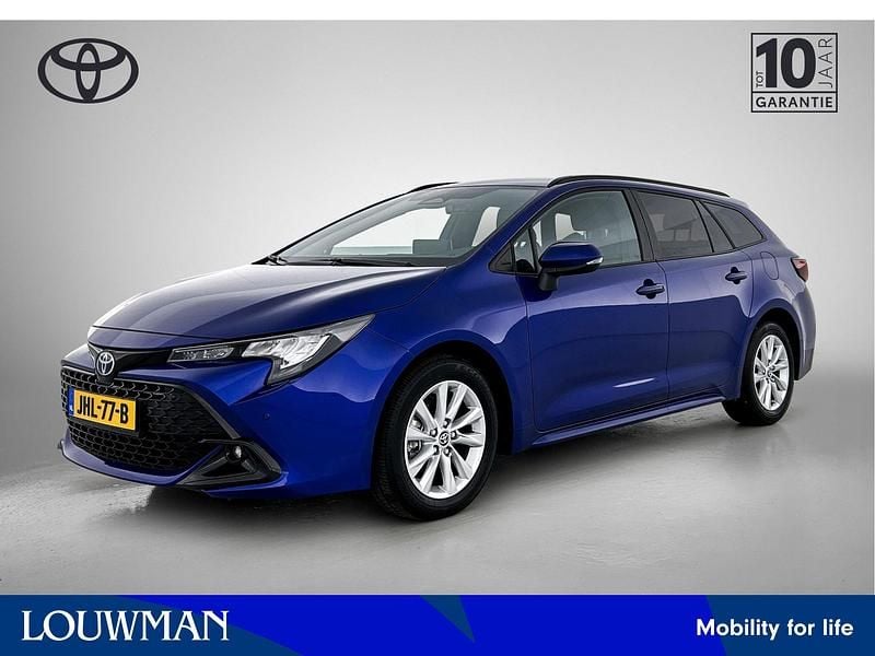 Blauw Occasion 2025 Toyota Corolla Hybrid Active Stationwagen | € 31.400 (Eerlijke prijs) - Afbeelding 1/4