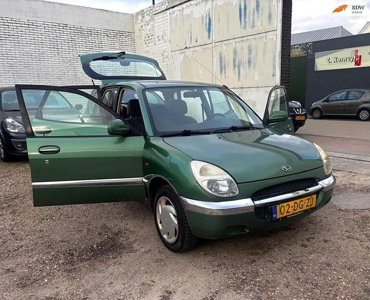 Gebruikt 1999 Daihatsu Sirion Hatchback | € 1.799 (Goede deal) - Afbeelding 1/4