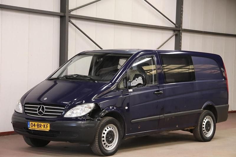 Blauw Occasion 2004 Mercedes 320 | € 2.450 (Eerlijke prijs) - Afbeelding 1/4