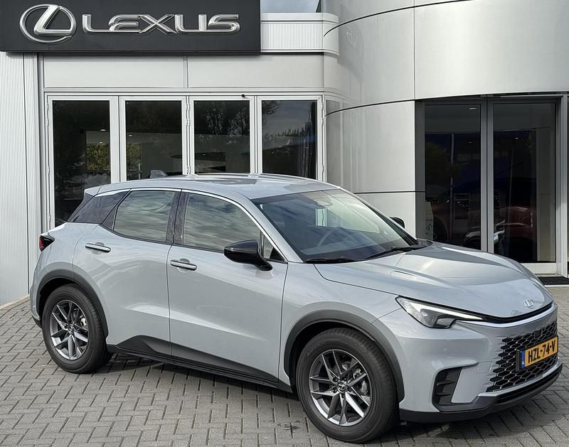 Grijs Occasion 2025 Lexus LBX SUV | € 33.400 (Goede deal) - Afbeelding 1/4