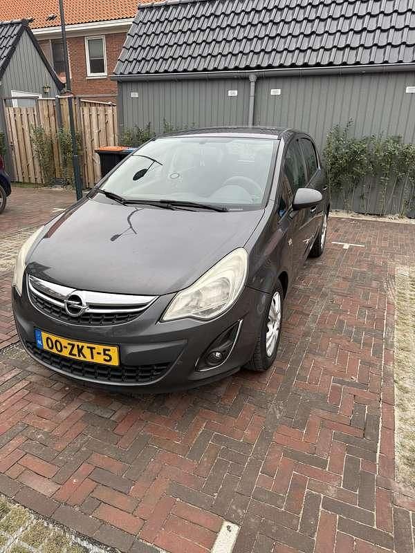 Grijs Occasion 2011 Opel Corsa Cosmo MPV | € 3.250 (Eerlijke prijs) - Afbeelding 1/4