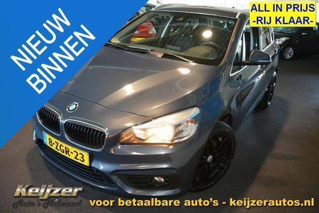 Grijs Gebruikt 2014 BMW 218 Executive Stationwagen | € 12.950 (Eerlijke prijs) - Afbeelding 1/4