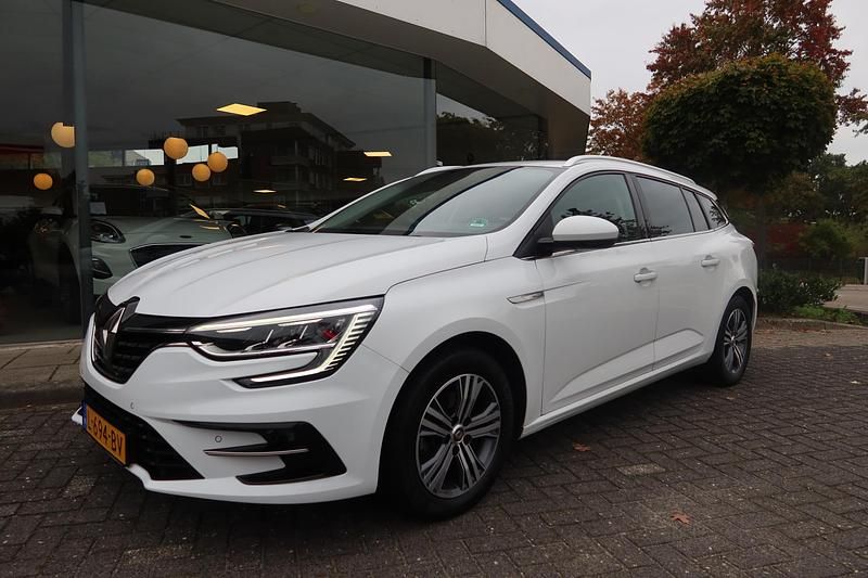 Occasion Renault Mégane GrandTour Intens 142 PK (104 kW) 2021 Wit Stationwagen