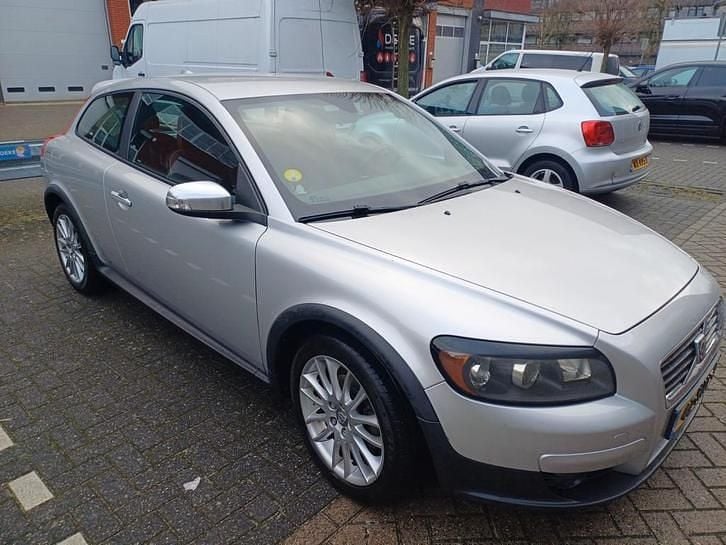 Zilver Occasion 2009 Volvo C30 Hatchback | € 3.350 (Eerlijke prijs) - Afbeelding 1/4