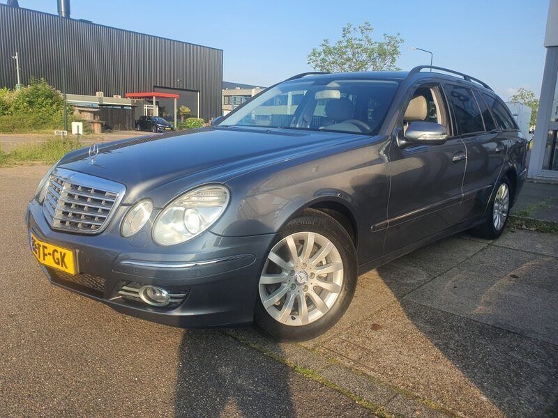 Grijs Gebruikt 2006 Mercedes E200 Elegance Stationwagen | € 2.500 - Afbeelding 1/4